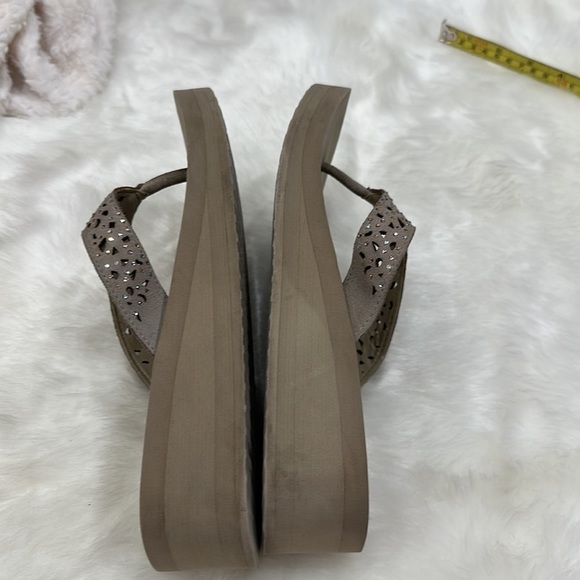 Yellow Box tan wedges size 8 - Picture 9 of 13
